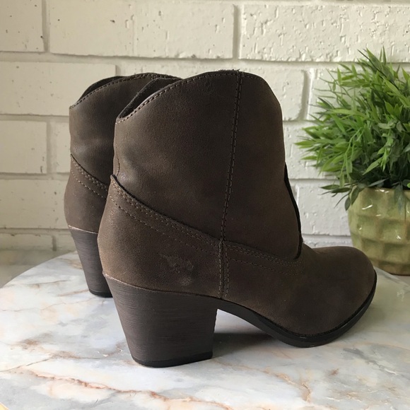 Rocketdog Soundoff Slip On Brown Ankle Boot - Picture 4 of 11